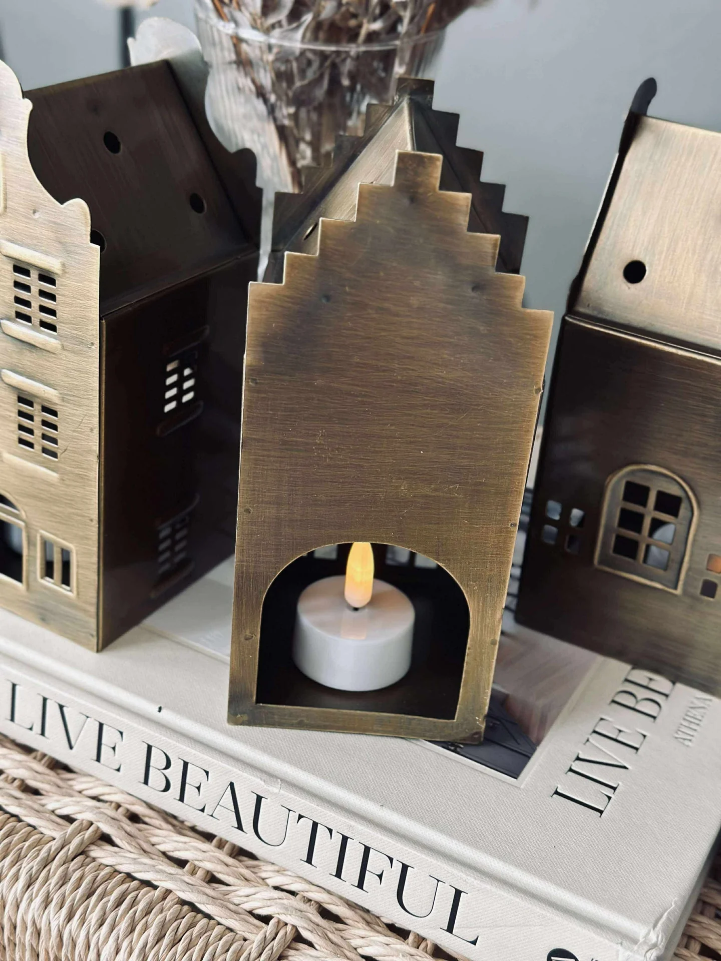 Miniatyrbild 9